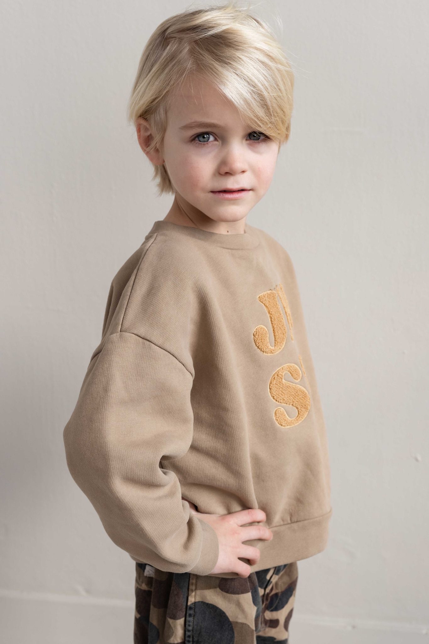 BO SWEATER
