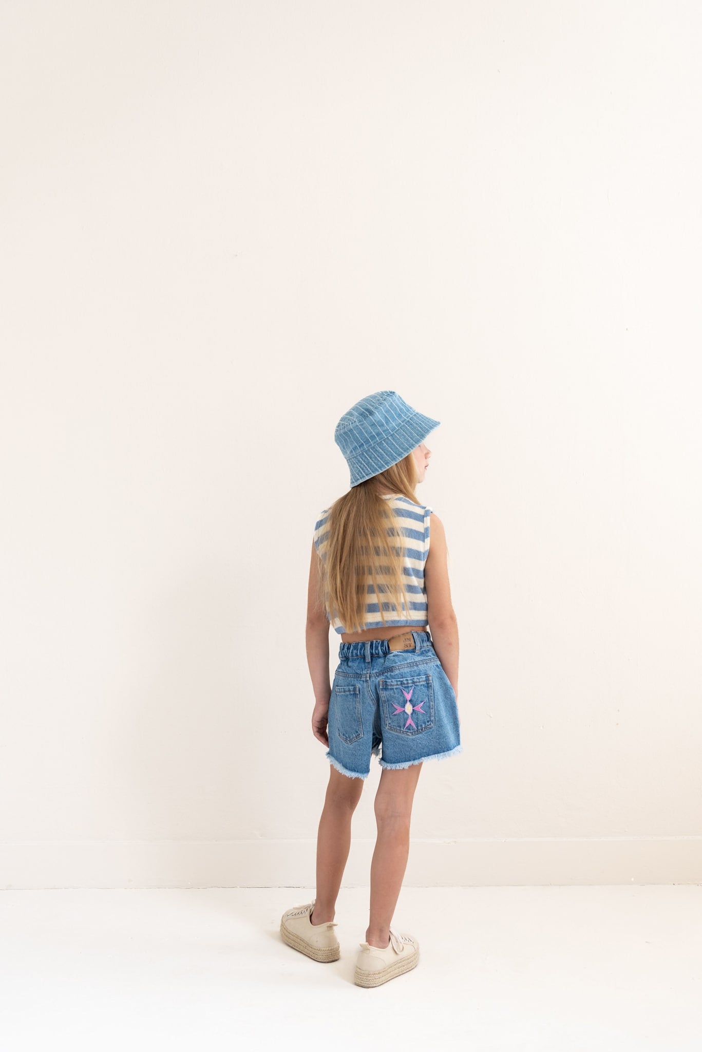 EVE SLEEVELESS T- SHIRT