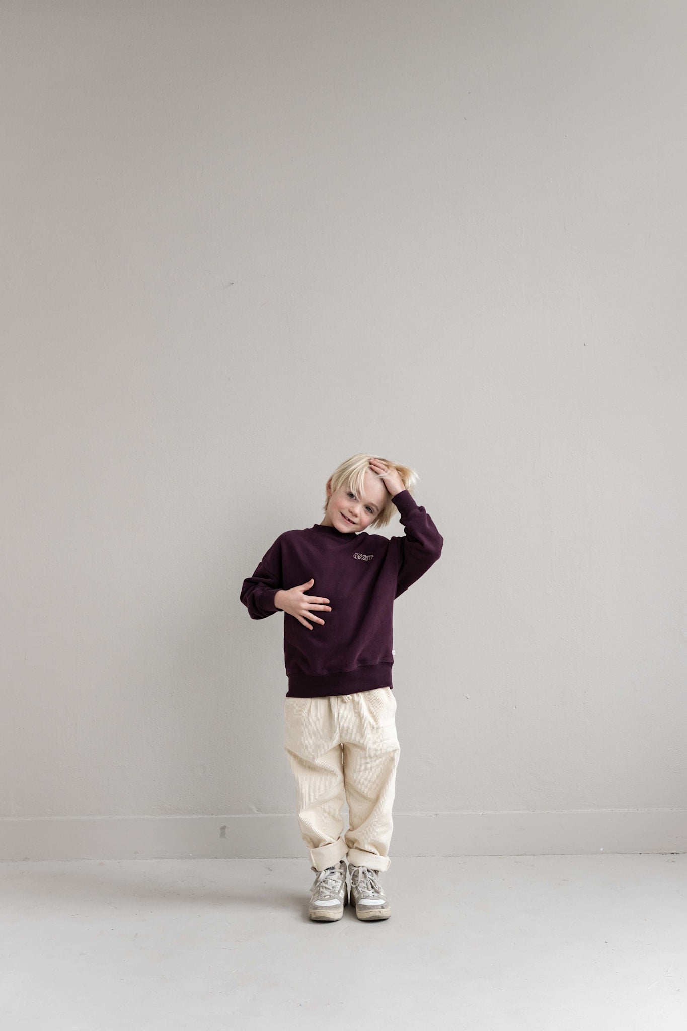 JNST SWEATER