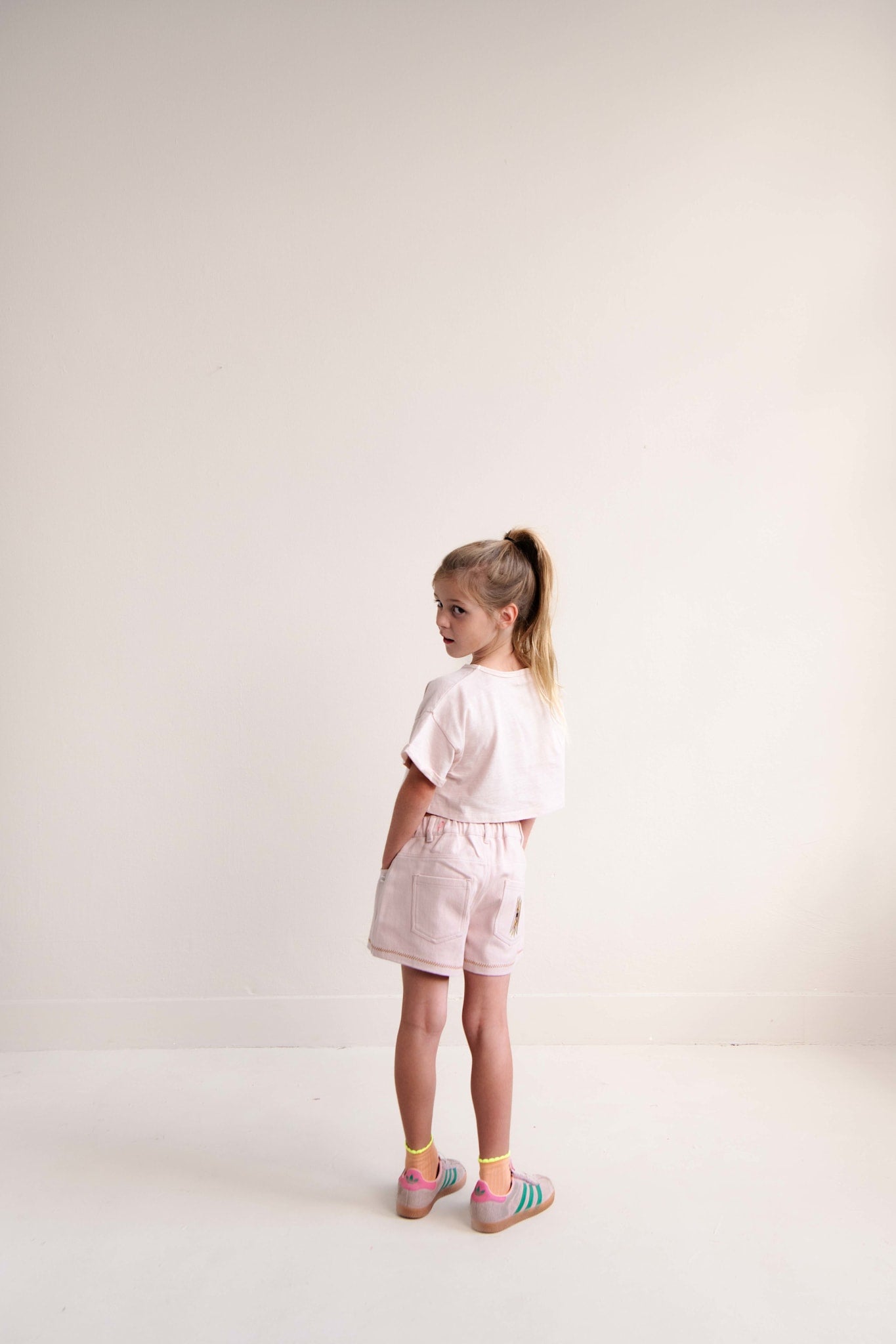 LIZZY CROPPED T-SHIRT