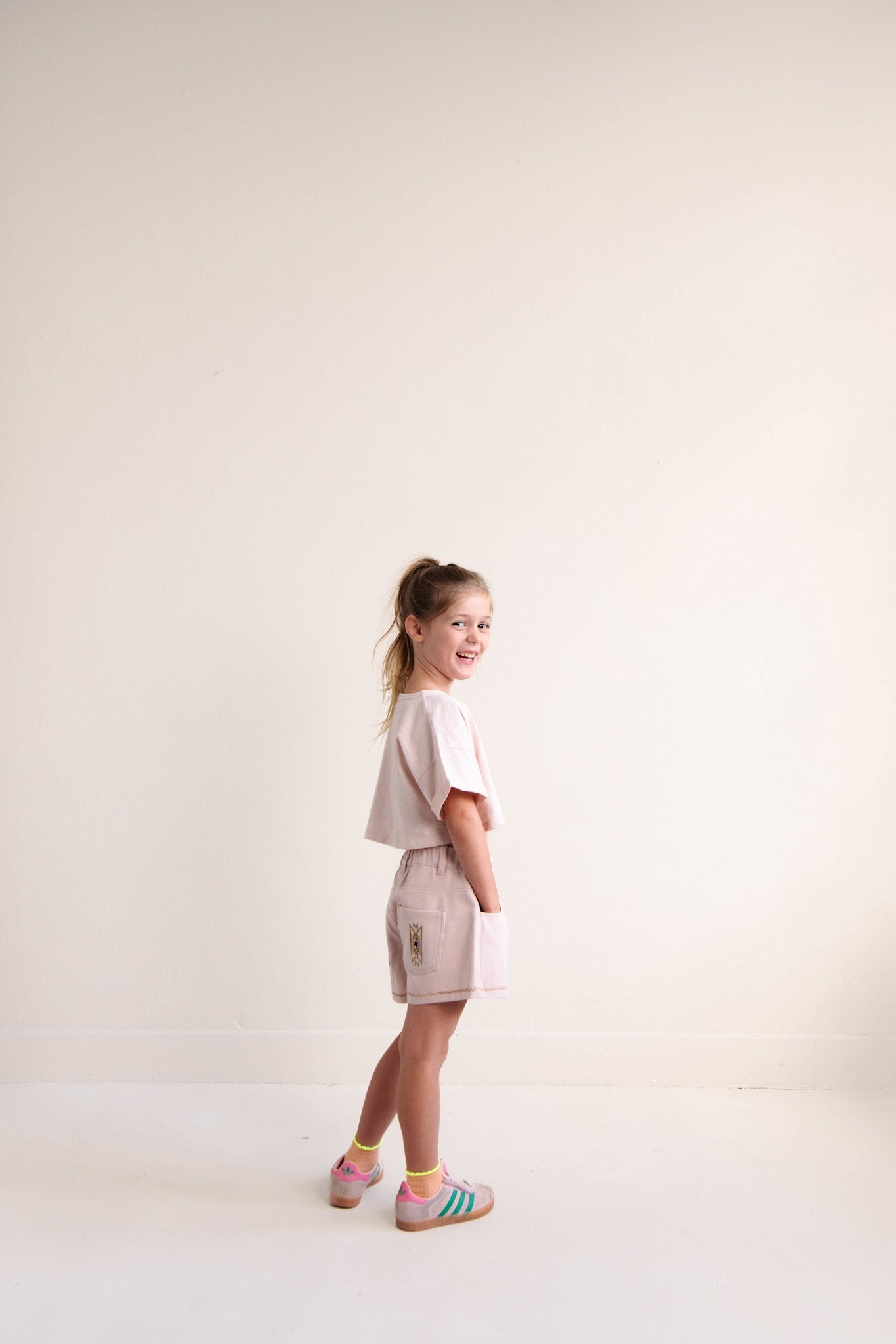 LIZZY CROPPED T-SHIRT